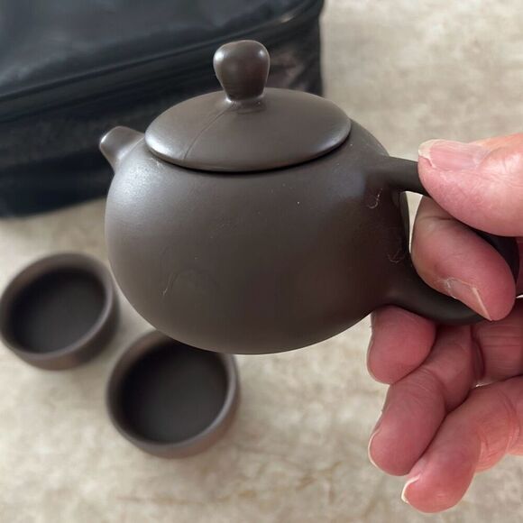Portable Pottery Tea Set - Picture 3 of 6
